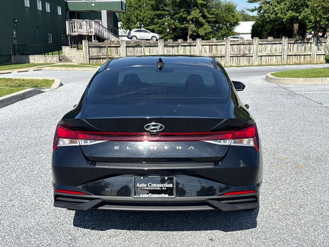 Used 2022 Hyundai Elantra SEL FWD image 7
