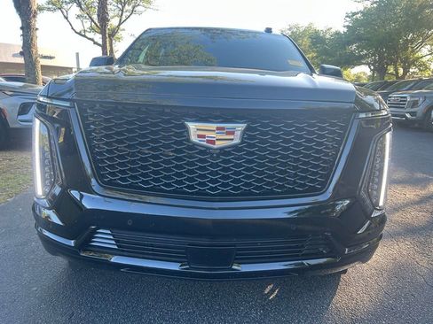 Certified 2025 Cadillac Escalade ESV Sport Platinum AWD/4WD image 3