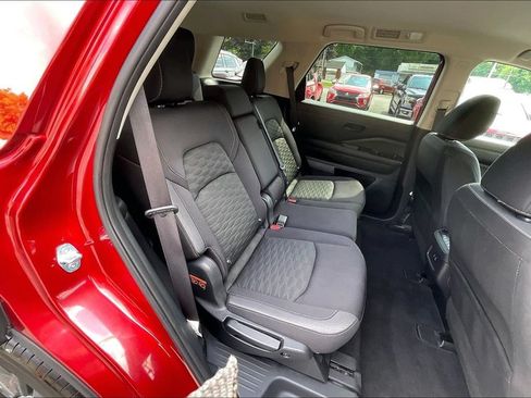 Used 2023 Nissan Pathfinder SV AWD/4WD image 26