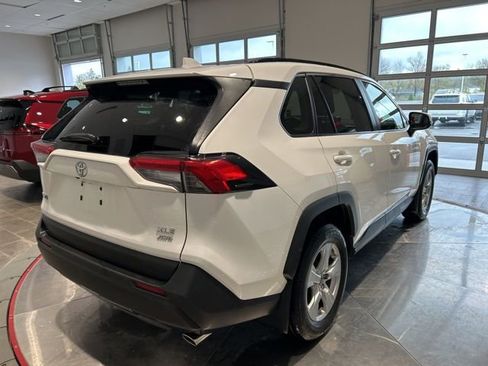 Used 2019 Toyota RAV4 XLE AWD/4WD image 7