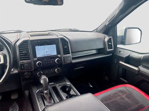 Used 2017 Ford F150 Lariat image 27