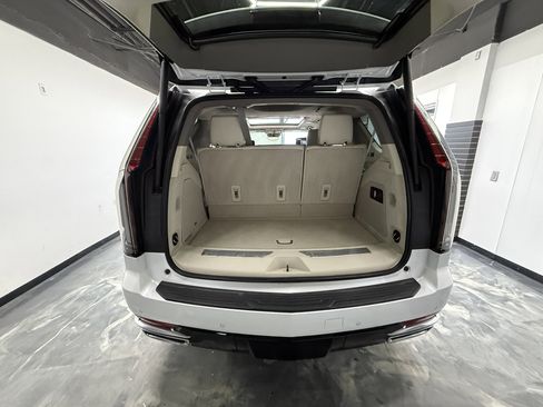 Used 2023 Cadillac Escalade Premium Luxury Platinum image 30