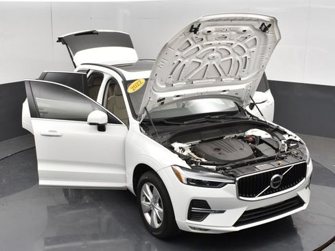 Used 2022 Volvo XC60 B5 Momentum AWD/4WD image 33