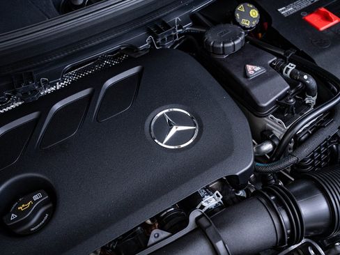 Certified 2025 Mercedes-Benz GLA 250 4MATIC image 41