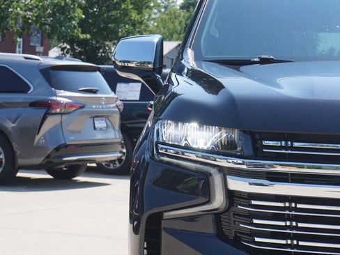 Used 2023 Chevrolet Tahoe Premier AWD/4WD image 9