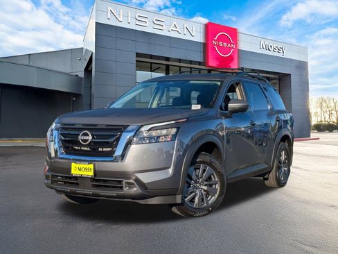 New 2025 Nissan Pathfinder SV image 1