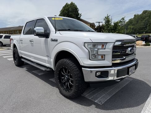 Used 2016 Ford F150 Lariat w/ Equipment Group 502A Luxury AWD/4WD image 3