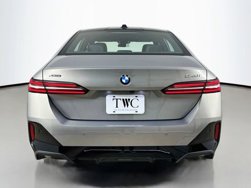 Used 2026 BMW 540i xDrive w/ M Sport Package AWD/4WD image 6