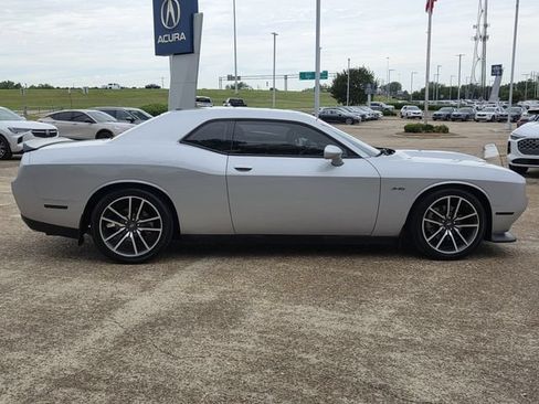 Used 2023 Dodge Challenger R/T RWD image 8