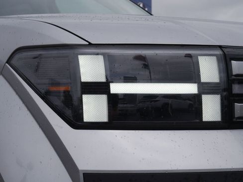 Used 2025 Hyundai Santa Fe SEL FWD image 4