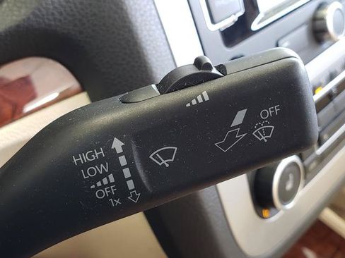 Used 2012 Volkswagen Eos Lux FWD image 20