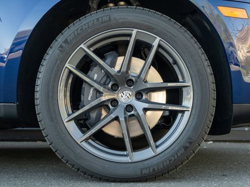 New 2026 Porsche Macan Turbo AWD/4WD image 15