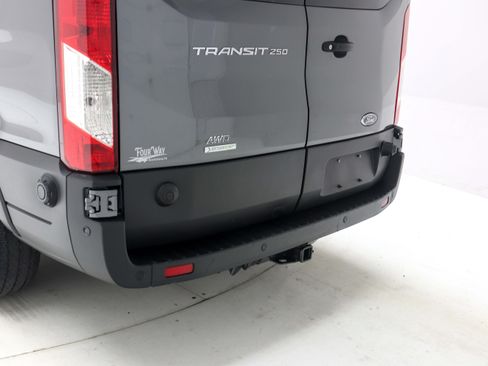 Used 2023 Ford Transit 250 Medium Roof AWD w/ Exterior Upgrade Package image 10