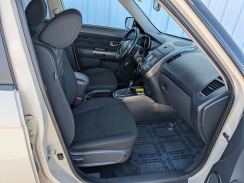 Used 2013 Kia Soul + w/ Audio Pkg FWD image 27