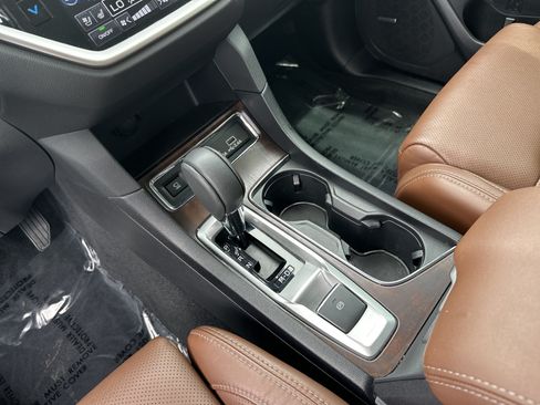 Used 2024 Subaru Ascent Touring w/ Popular Package #2 AWD/4WD image 26