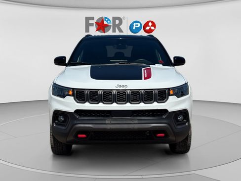 Used 2025 Jeep Compass Trailhawk AWD/4WD image 8