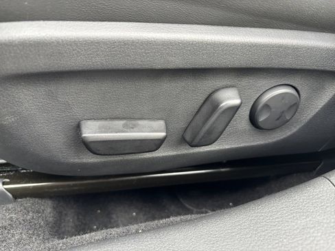 Used 2025 MAZDA MAZDA3 s FWD image 16