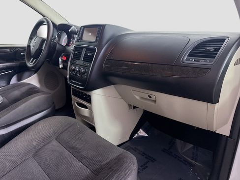 Used 2019 Dodge Grand Caravan SE image 28
