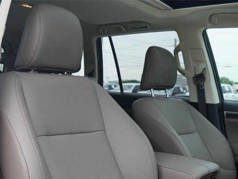 Used 2021 Lexus GX 460 Luxury w/ Off Road Package AWD/4WD image 31