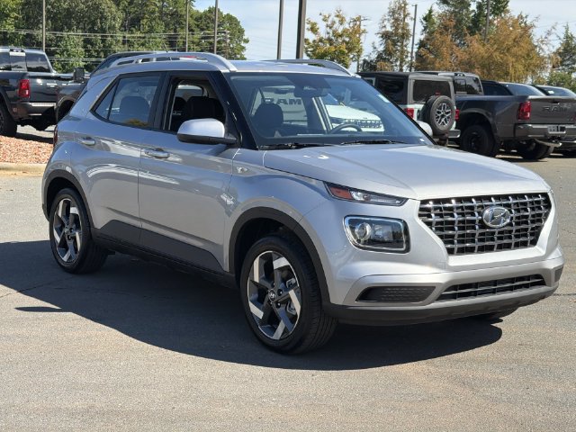 Used 2026 Hyundai Venue SEL FWD image 15