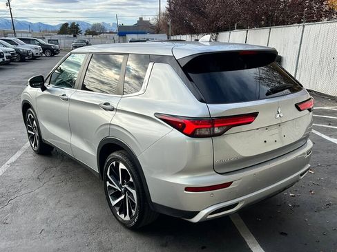 Used 2024 Mitsubishi Outlander SE image 5