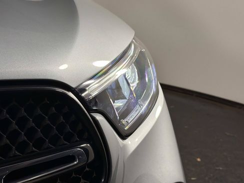 Used 2025 Mercedes-Benz GLC 300 4MATIC w/ AMG Line image 10