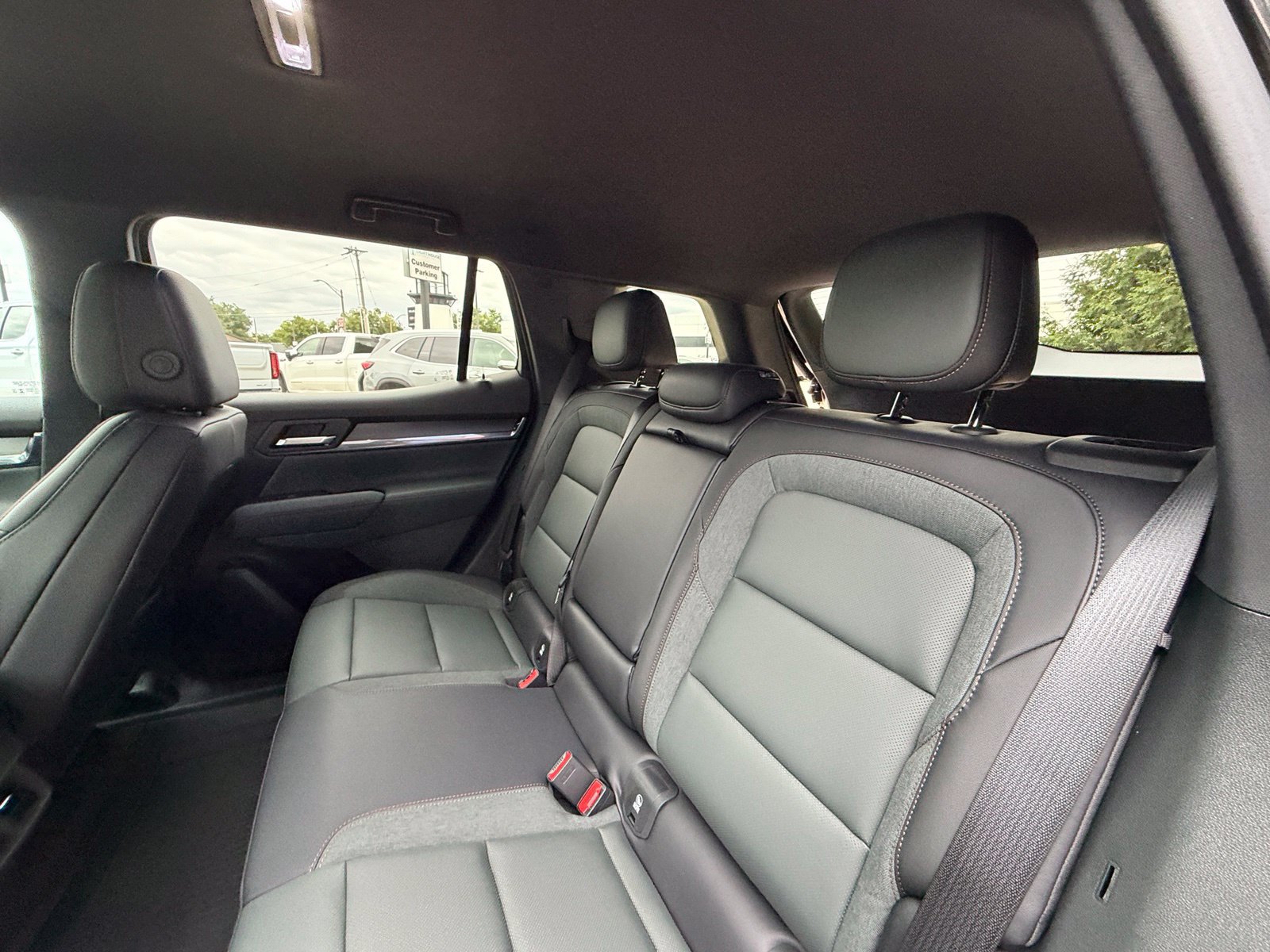 New 2027 GMC Terrain AT4 w/ Convenience Package III AWD/4WD image 5