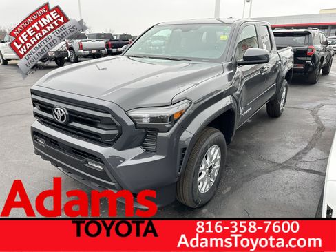 Used 2026 Toyota Tacoma SR5 image 4