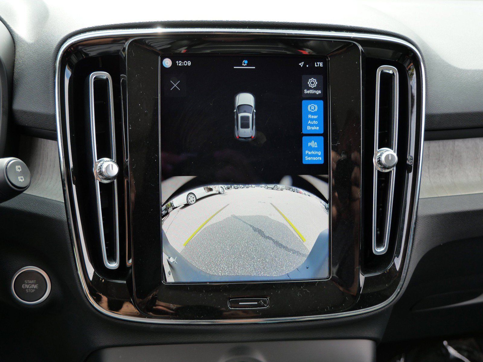 Used 2024 Volvo XC40 B5 Core w/ Protection Package Premier AWD/4WD image 19