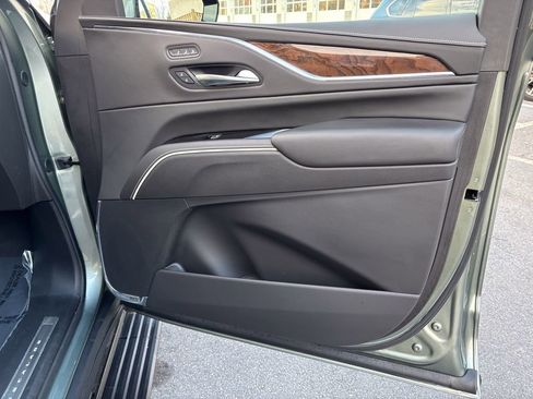 Used 2023 Cadillac Escalade Sport Platinum w/ LPO, ONYX Package image 39