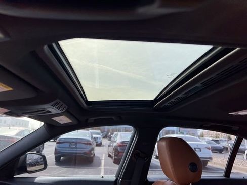 Used 2017 BMW 330i Sedan image 26