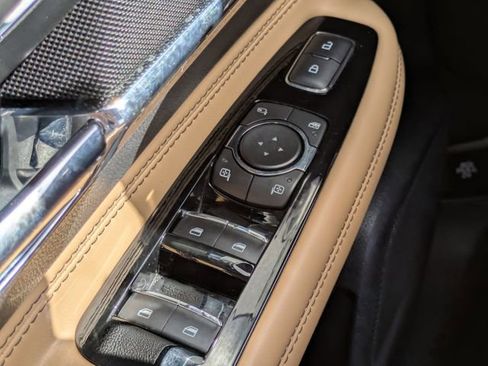 Used 2021 Lincoln Corsair Reserve image 25