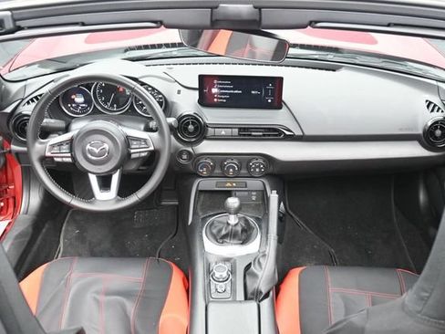 Used 2025 MAZDA MX-5 Miata Sport RWD image 14