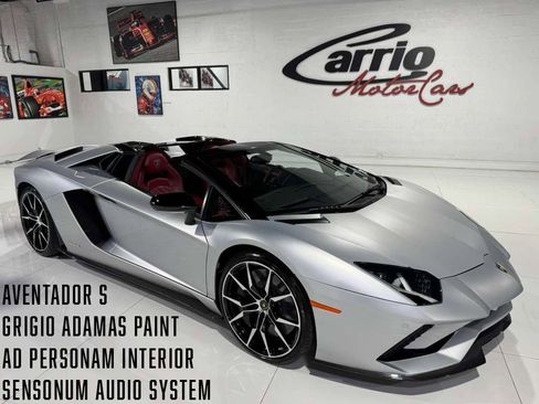 Used 2018 Lamborghini Aventador S image 1