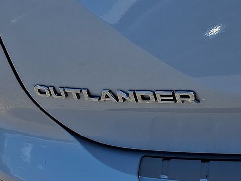 Used 2022 Mitsubishi Outlander SE AWD/4WD image 37