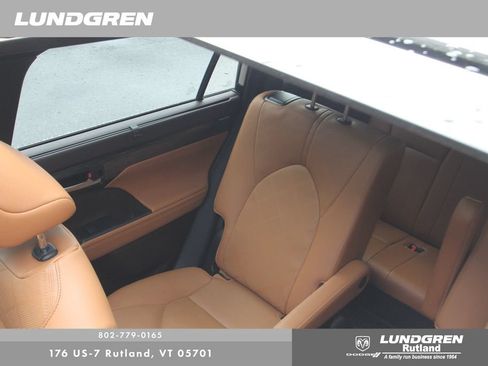 Used 2020 Toyota Highlander Platinum AWD/4WD image 34