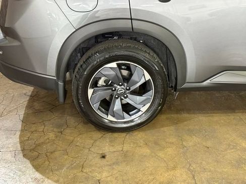 Certified 2026 Nissan Rogue SV w/ SV Premium Package FWD image 6