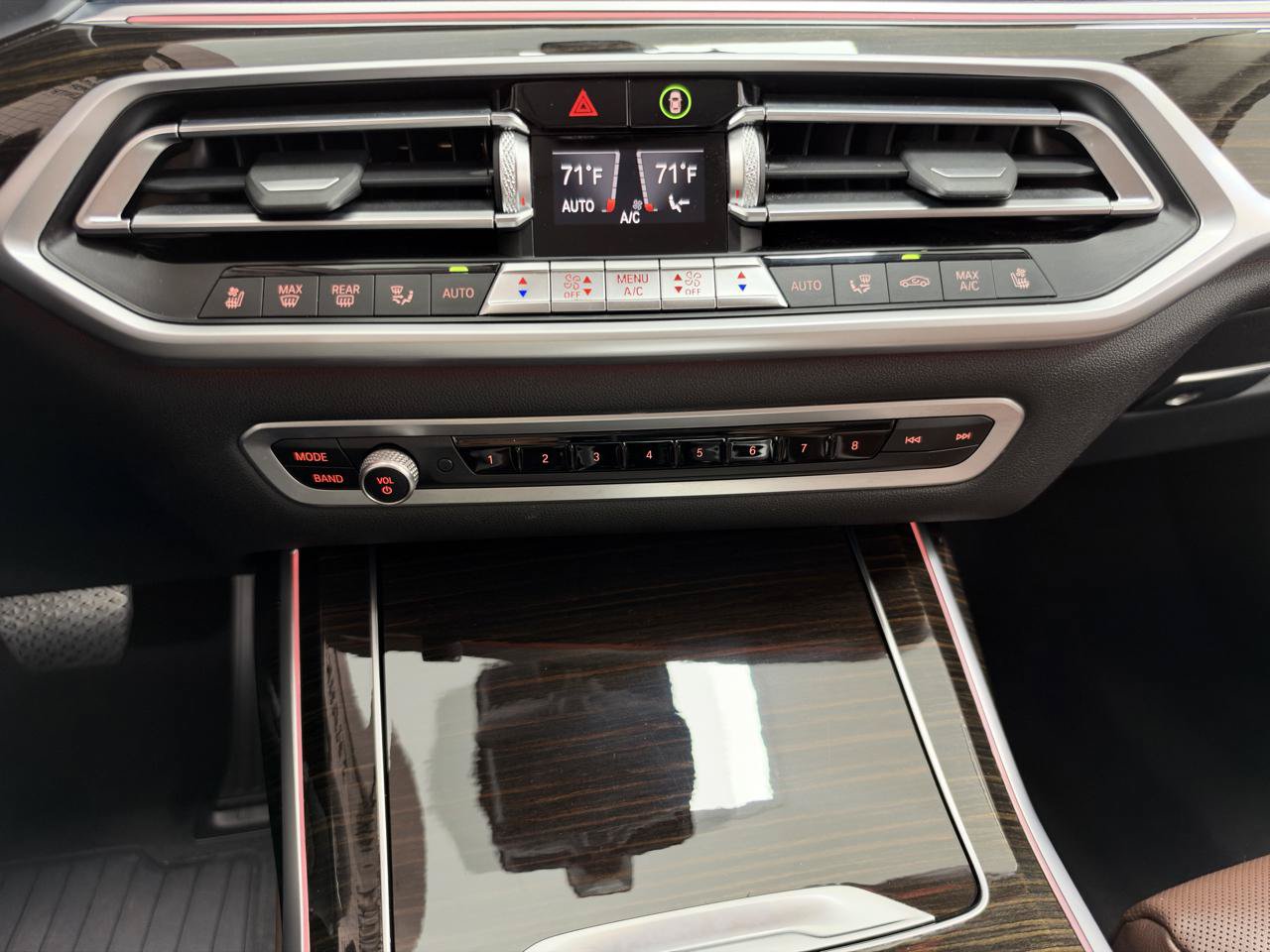 Used 2021 BMW X7 xDrive40i w/ Premium Package AWD/4WD image 22