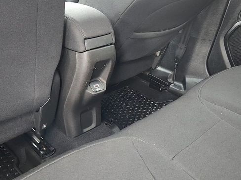 Used 2020 Jeep Renegade Latitude w/ Cold Weather Group image 18