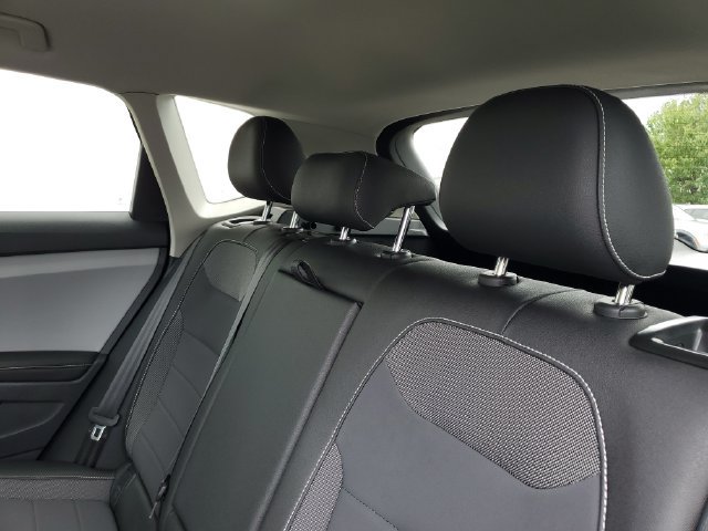 Certified 2024 Volkswagen Taos SE FWD image 15