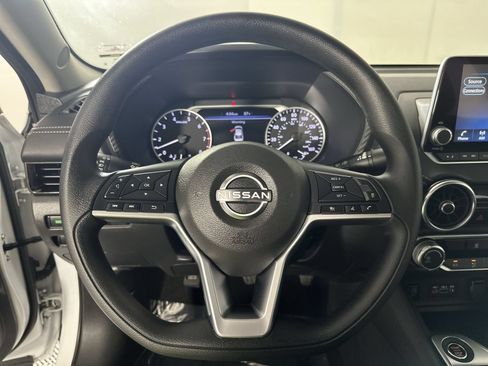 Certified 2025 Nissan Sentra SV FWD image 14