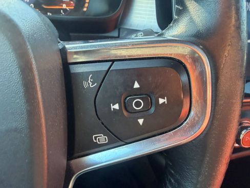 Used 2019 Volvo XC40 T5 Momentum AWD/4WD image 14