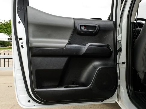 Used 2020 Toyota Tacoma SR w/ SR Convenience Package RWD image 44