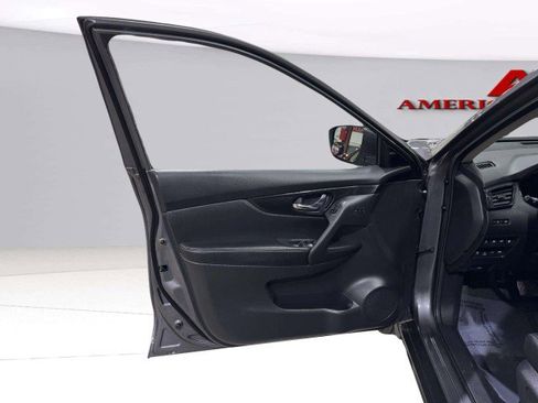 Used 2020 Nissan Rogue SL image 21