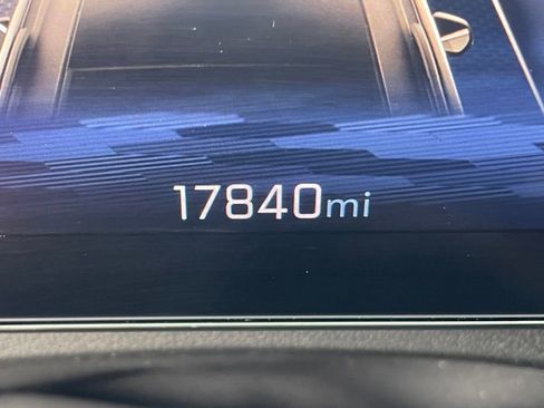 Used 2024 Chevrolet Traverse RS image 15