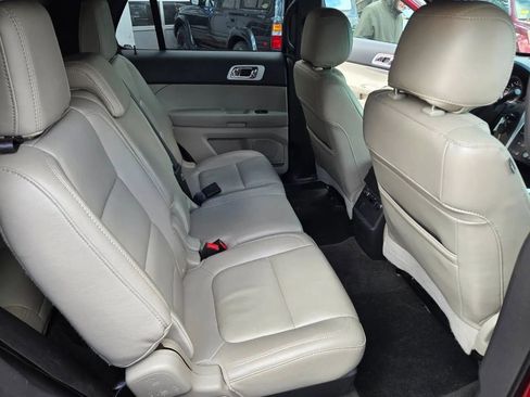 Used 2014 Ford Explorer XLT w/ Equipment Group 202A image 4