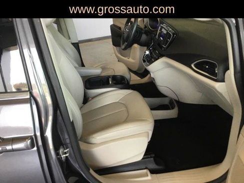 Certified 2021 Chrysler Voyager Lxi FWD image 27
