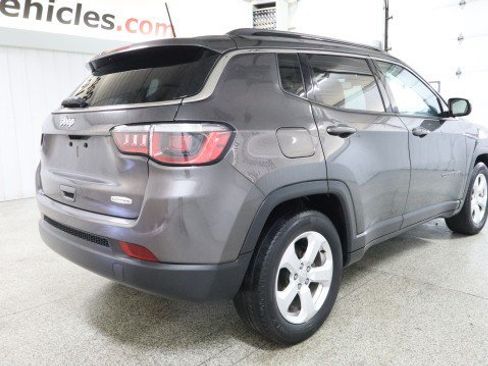 Used 2019 Jeep Compass Latitude w/ Popular Equipment Group FWD image 6