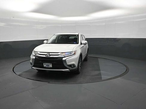 Used 2018 Mitsubishi Outlander SE AWD/4WD image 42