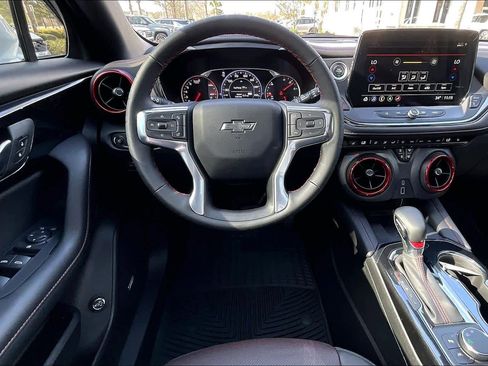 Used 2025 Chevrolet Blazer RS w/ Driver Confidence II Package image 5